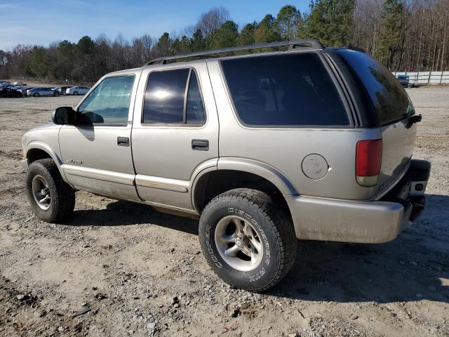 1GNDT13W12K177105 - 2002 CHEVROLET BLAZER GOLD photo 2