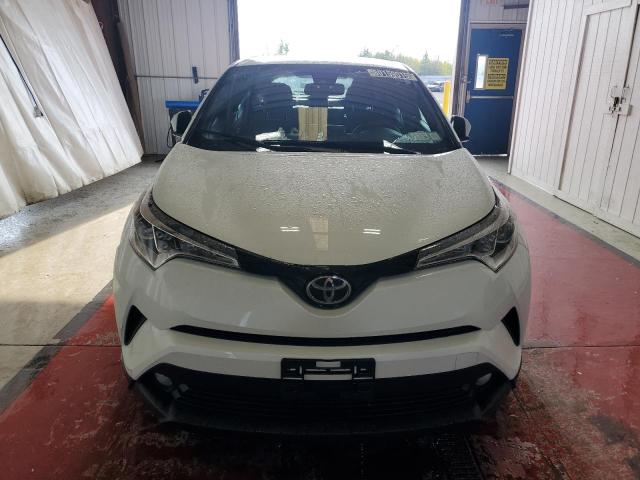NMTKHMBX9JR004080 - 2018 TOYOTA C-HR XLE Ақ фото 5