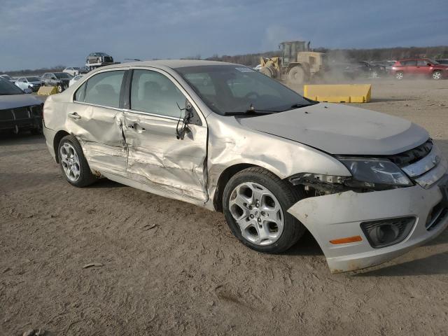 3FAHP0HG5AR229006 - 2010 FORD FUSION SE SILVER photo 4