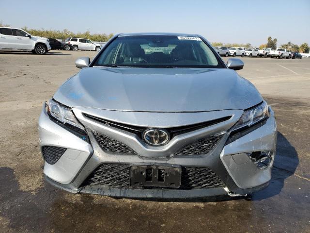 JTNB11HK5J3024565 - 2018 TOYOTA CAMRY L SILVER photo 5