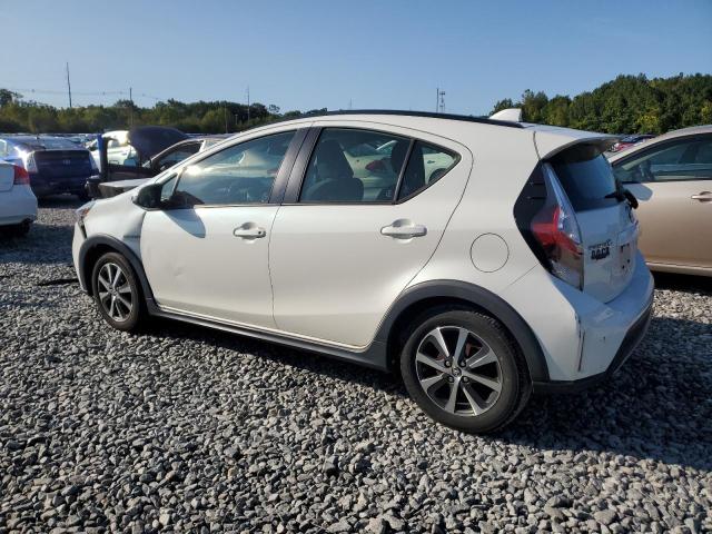 JTDKDTB33J1607690 - 2018 TOYOTA PRIUS C 白色 照片 2