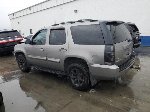 1GKFK130X7R234730 - 2007 GMC YUKON GRAY photo 2