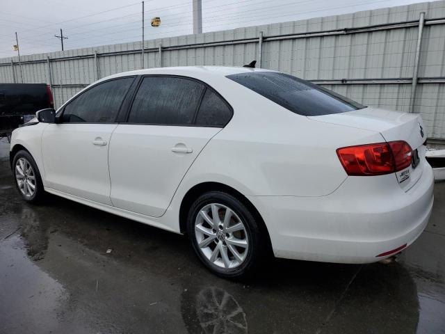 3VWDZ7AJ4BM396793 - 2011 VOLKSWAGEN JETTA SE WHITE photo 2