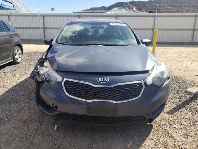 KNAFK4A64G5496381 - 2016 KIA FORTE LX BLUE photo 5