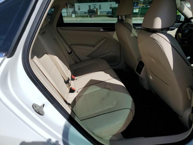 1VWBA7A35JC046167 - 2018 VOLKSWAGEN PASSAT SE WHITE photo 10