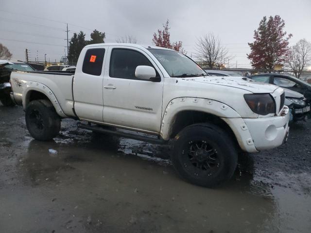 5TETU4GN0AZ697035 - 2010 TOYOTA TACOMA PRERUNNER ACCESS CAB WHITE photo 4