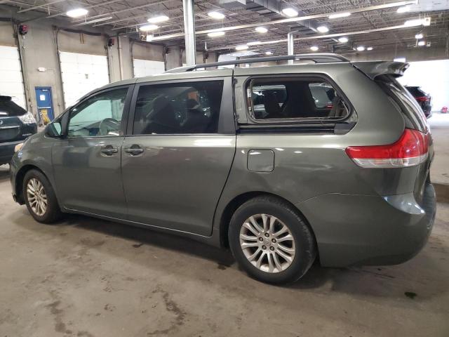 5TDYK3DC0CS232036 - 2012 TOYOTA SIENNA XLE GRAY photo 2