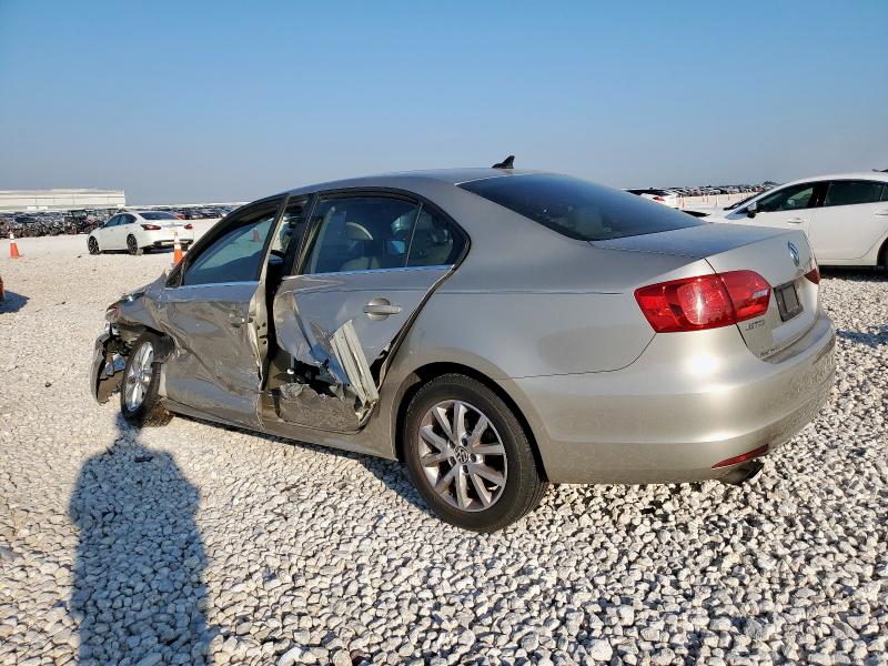 3VWD07AJ0EM268307 - 2014 VOLKSWAGEN JETTA SE SILVER photo 2