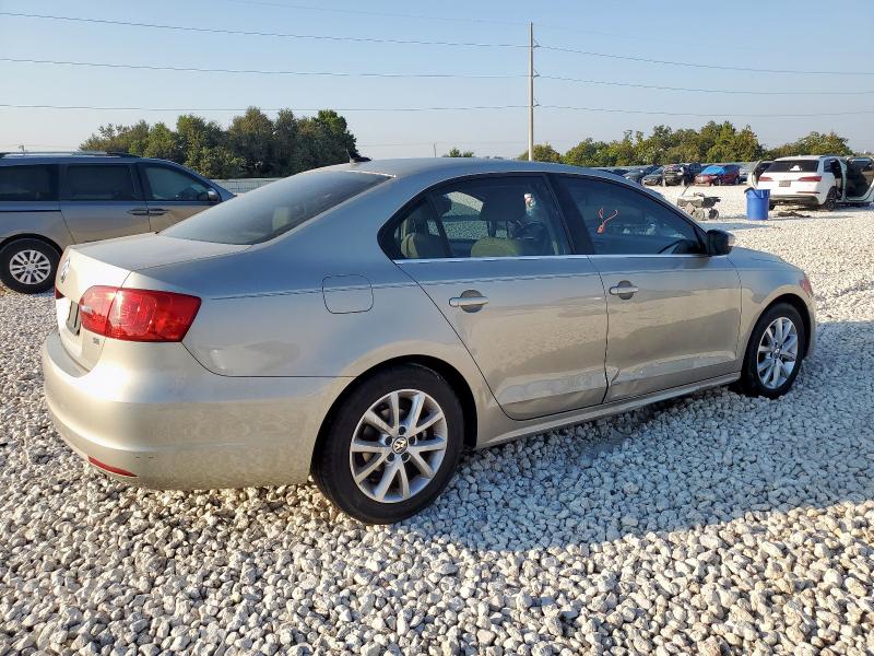 3VWD07AJ0EM268307 - 2014 VOLKSWAGEN JETTA SE SILVER photo 3