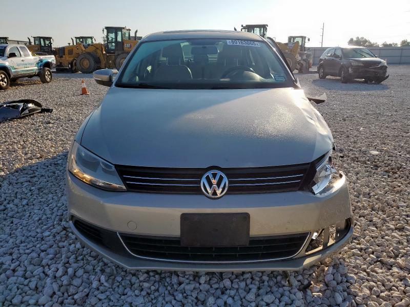 3VWD07AJ0EM268307 - 2014 VOLKSWAGEN JETTA SE SILVER photo 5