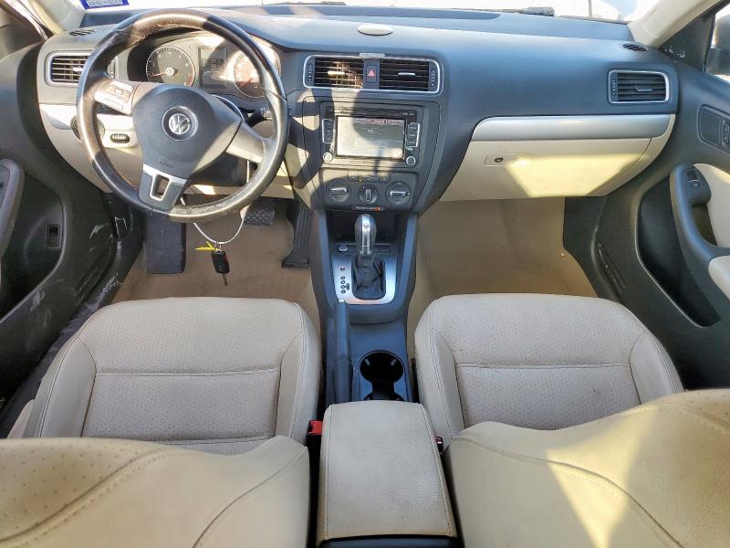 3VWD07AJ0EM268307 - 2014 VOLKSWAGEN JETTA SE SILVER photo 8