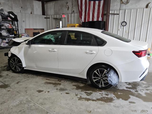 3KPF24AD4PE573126 - 2023 KIA FORTE LX WHITE photo 2