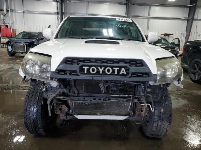 JTEBT14R248015830 - 2004 TOYOTA 4RUNNER SR5 თეთრი ფოტო 5