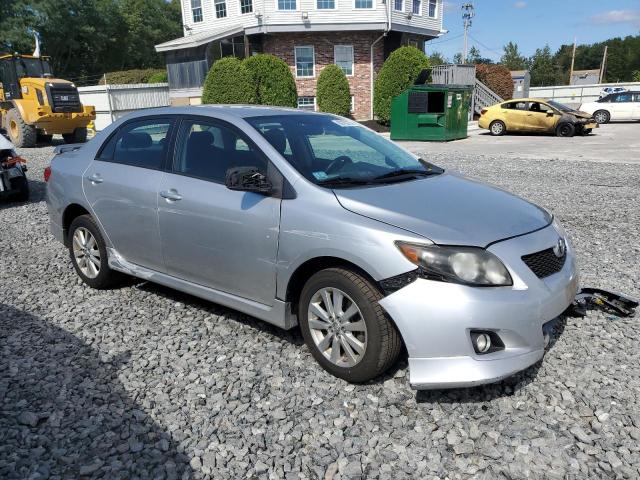 2T1BU4EE8AC338407 - 2010 TOYOTA COROLLA LE BASE SILVER photo 4