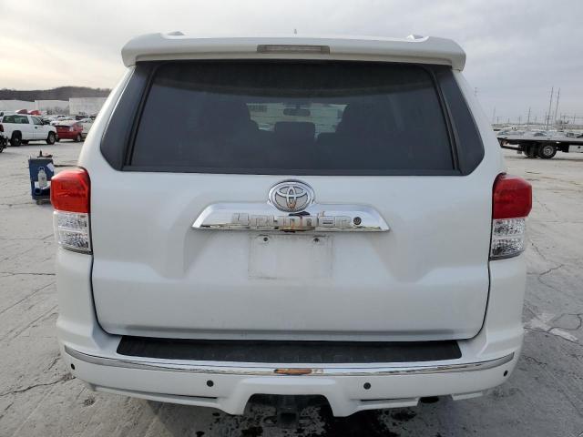 JTEBU5JR5B5065712 - 2011 TOYOTA 4RUNNER SR5 WHITE photo 6