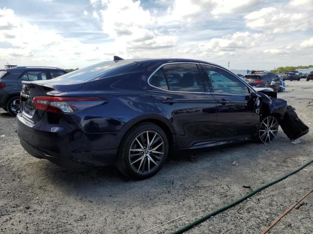 4T1F31AK3NU581688 - 2022 TOYOTA CAMRY XLE BLUE photo 3