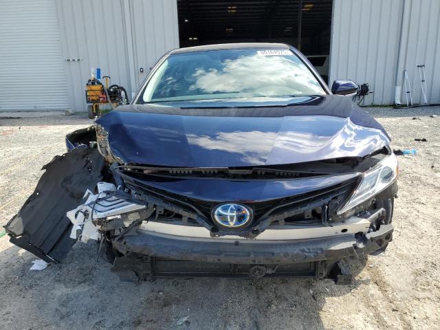 4T1F31AK3NU581688 - 2022 TOYOTA CAMRY XLE BLUE photo 5