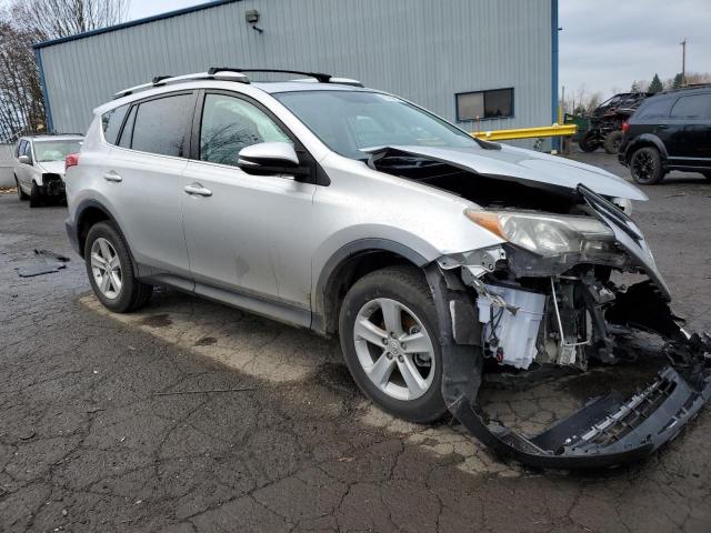 2T3RFREV6DW027431 - 2013 TOYOTA RAV4 XLE SILVER photo 4