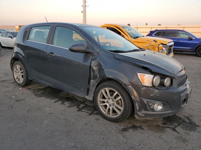 1G1JC6SG4F4184023 - 2015 CHEVROLET SONIC LT CHARCOAL photo 4