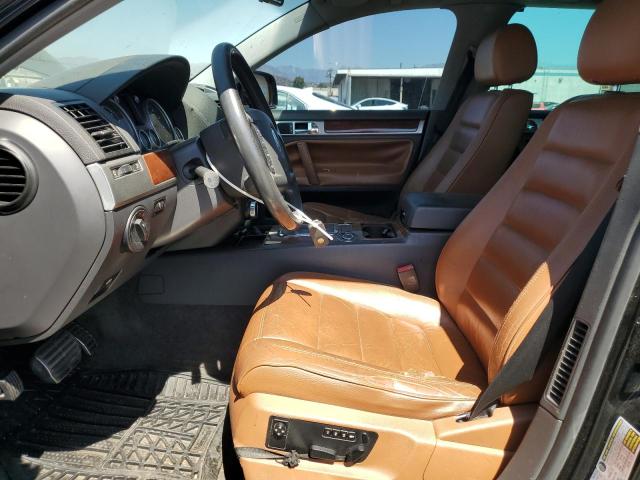 WVGCM77L55D009475 - 2005 VOLKSWAGEN TOUAREG 4.2 BLACK photo 7