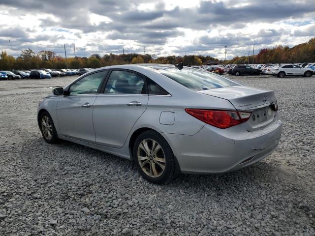 5NPEC4AC0DH578119 - 2013 HYUNDAI SONATA SE SILVER photo 2