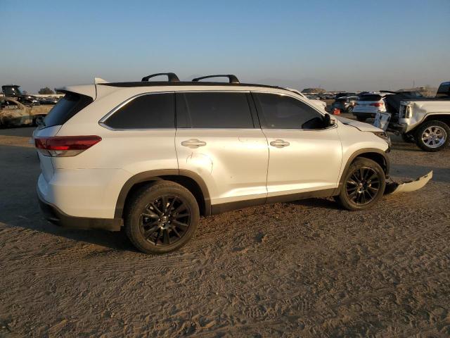 5TDKZRFH4KS310183 - 2019 TOYOTA HIGHLANDER SE WHITE photo 3