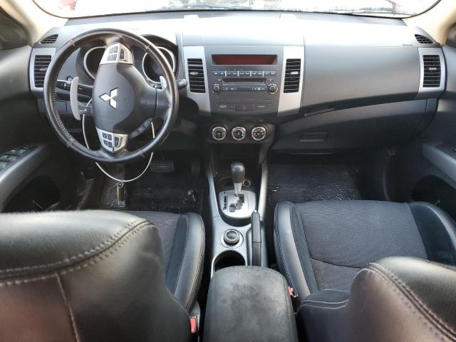 JA4JT3AW5DU020642 - 2013 MITSUBISHI OUTLANDER SE RED photo 8