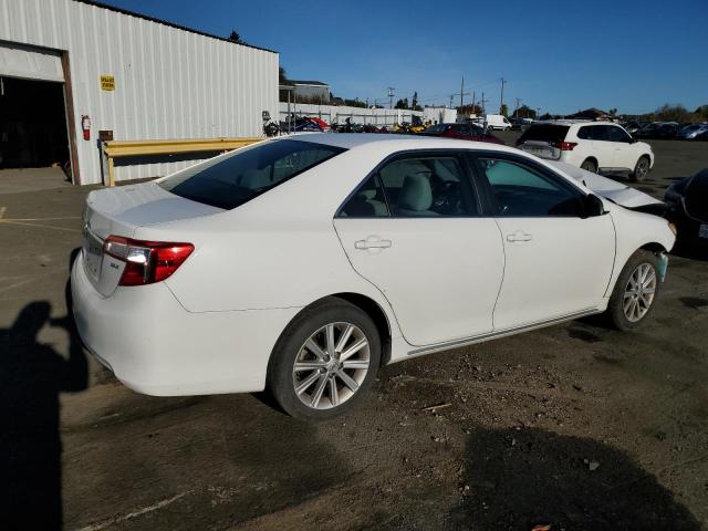 4T4BF1FK6DR295823 - 2013 TOYOTA CAMRY L WHITE photo 3