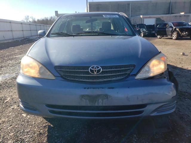 4T1BE32K33U701165 - 2003 TOYOTA CAMRY LE BLUE photo 5