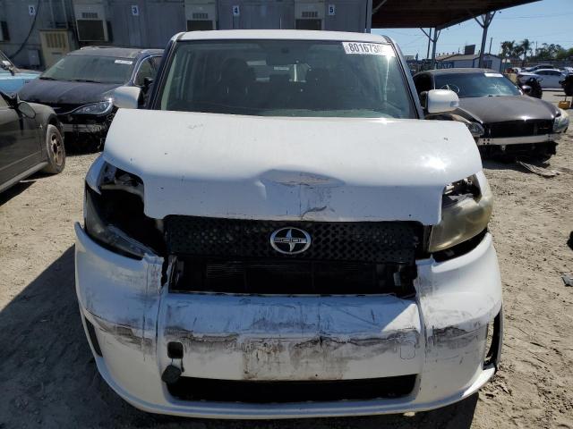 JTLKE50E991079926 - 2009 TOYOTA SCION XB WHITE photo 5