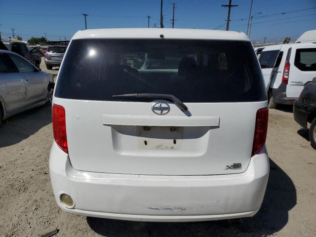 JTLKE50E991079926 - 2009 TOYOTA SCION XB WHITE photo 6