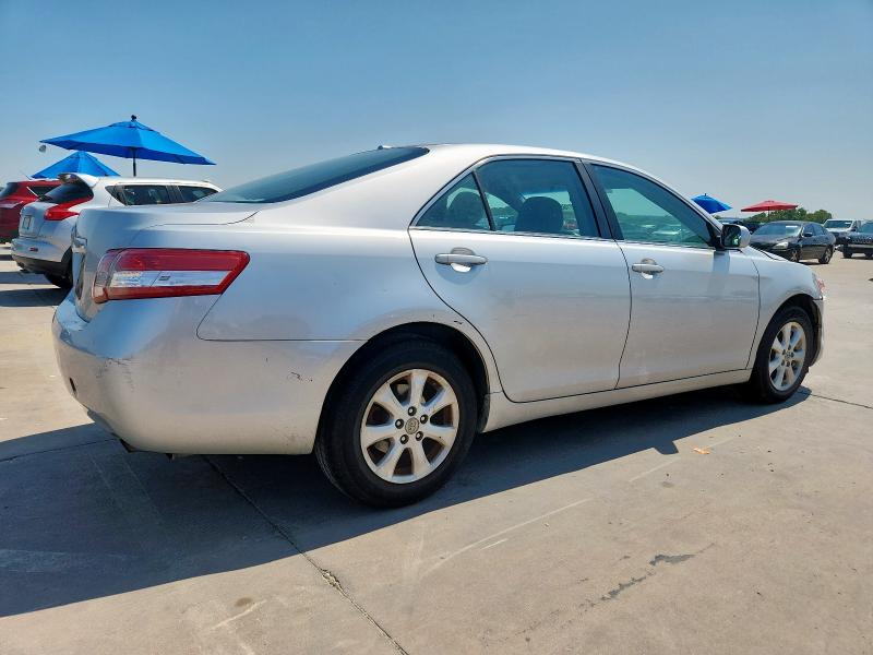 4T1BF3EK6BU647397 - 2011 TOYOTA CAMRY BASE Gümüş fotoğraf 3