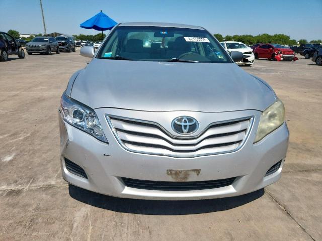 4T1BF3EK6BU647397 - 2011 TOYOTA CAMRY BASE Gümüş fotoğraf 5