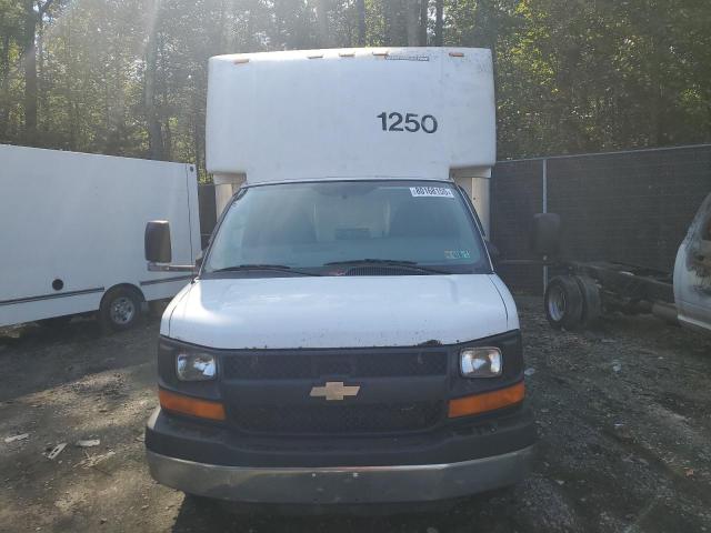 1GB0G3CGXC1177275 - 2012 CHEVROLET EXPRESS G3 WHITE photo 5