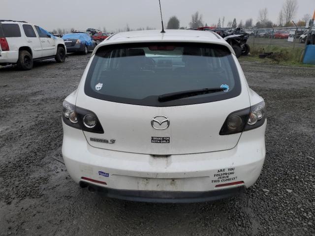 JM1BK343961469874 - 2006 MAZDA 3 HATCHBACK WHITE photo 6