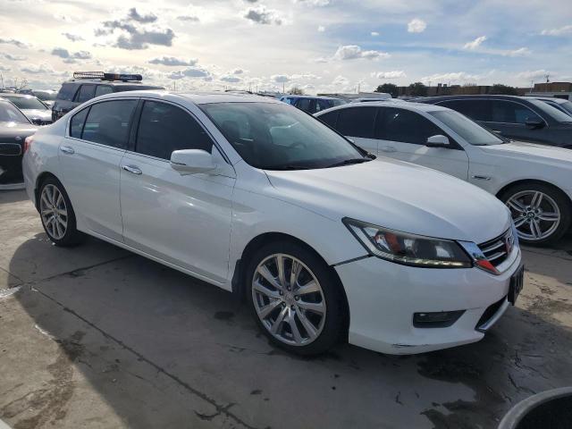 1HGCR3F87FA032420 - 2015 HONDA ACCORD EXL WHITE photo 4