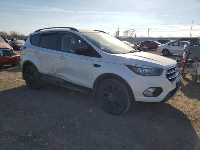 1FMCU9G93HUD38941 - 2017 FORD ESCAPE SE WHITE photo 4