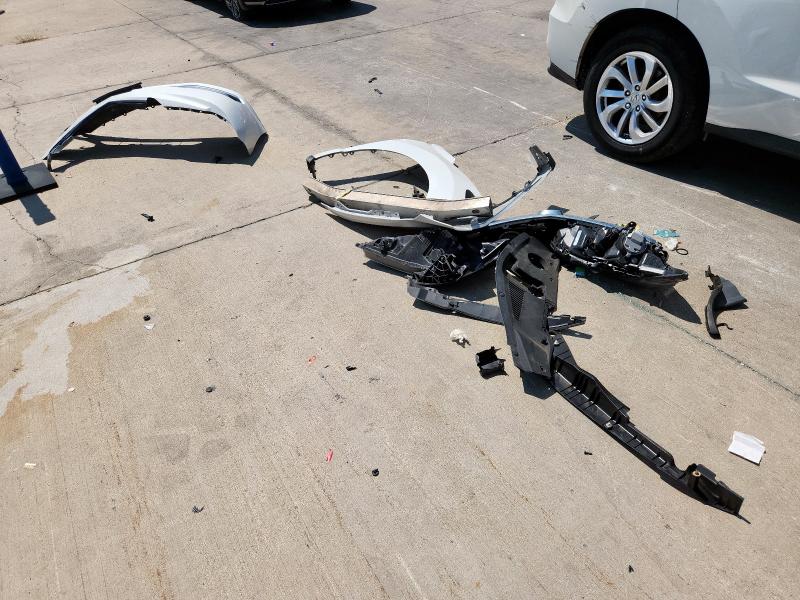 5J8TB3H33JL007470 - 2018 ACURA RDX WHITE photo 13