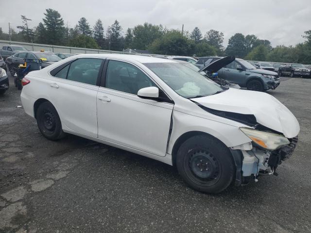 4T1BF1FK2GU154102 - 2016 TOYOTA CAMRY LE WHITE photo 4