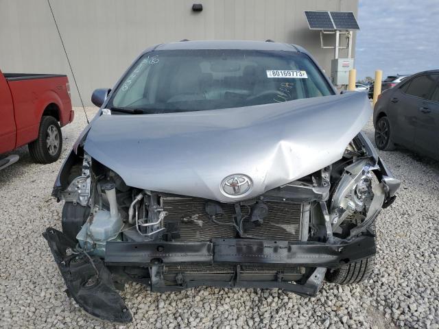 5TDKK3DC0BS030897 - 2011 TOYOTA SIENNA LE SILVER photo 5