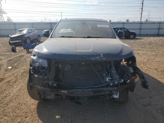 1C4RJFAG2JC224955 - 2018 JEEP GRAND CHEROKEE LAREDO Gris photo 5