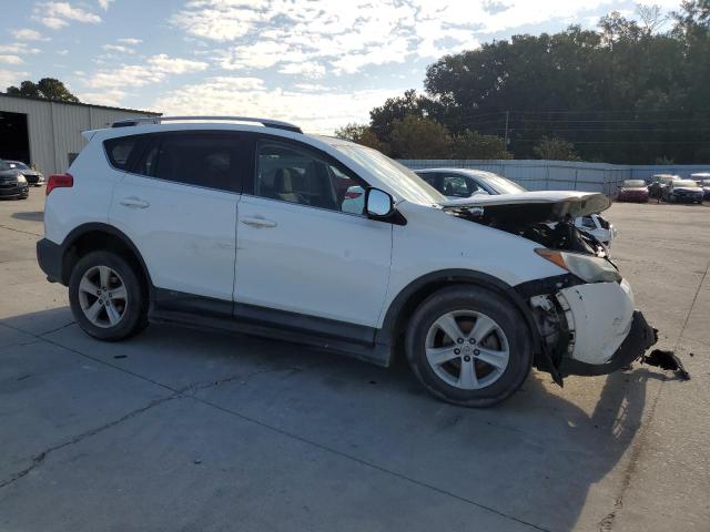2T3WFREV4EW096896 - 2014 TOYOTA RAV4 XLE WHITE photo 4