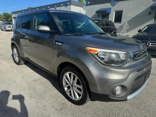 KNDJP3A59H7448123 - 2017 KIA SOUL + GRAY photo 4