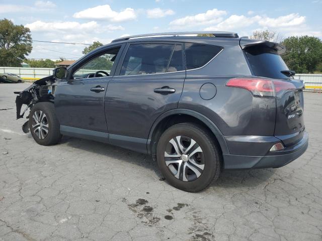 JTMZFREV9HJ131223 - 2017 TOYOTA RAV4 LE Grau Foto 2