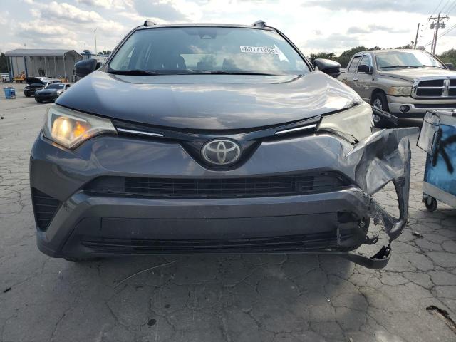 JTMZFREV9HJ131223 - 2017 TOYOTA RAV4 LE Grau Foto 5