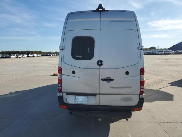 WD3PE8DC3F5988335 - 2015 MERCEDES-BENZ SPRINTER 2500 SILVER photo 6