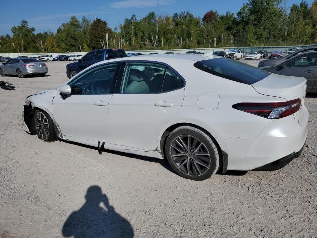 4T1F11BK9PU075435 - 2023 TOYOTA CAMRY XLE أبيض صورة 2