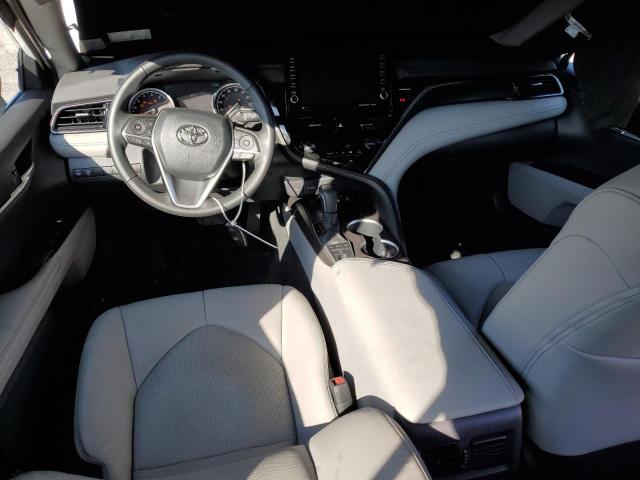 4T1F11BK9PU075435 - 2023 TOYOTA CAMRY XLE أبيض صورة 8