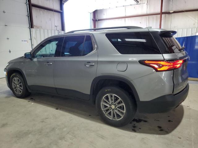 1GNEVGKW0PJ256782 - 2023 CHEVROLET TRAVERSE LT GRAY photo 2
