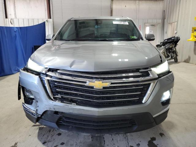 1GNEVGKW0PJ256782 - 2023 CHEVROLET TRAVERSE LT GRAY photo 5